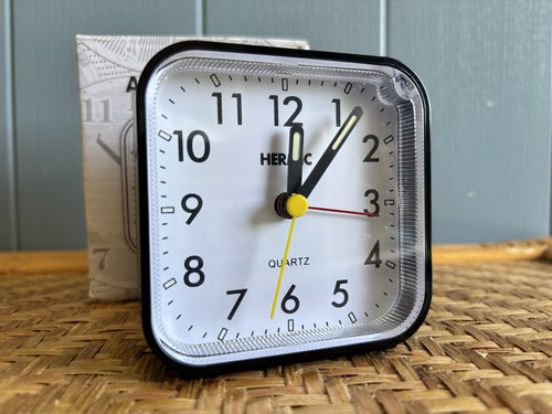 Hermic alarm clock bedside - alarm,